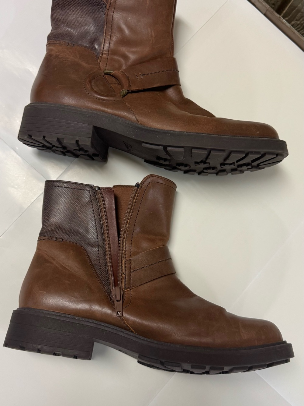 Clarks Women’s Brown Leather Ankle Heeled Buckle Fall Boots size 7
